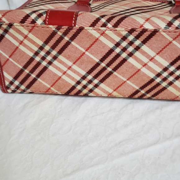 Burberry Tote. Blue Label. Red/Cream Novacheck Pattern. - Picture 6 of 12